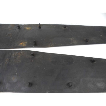 COPPIA TAPPETINI IN GOMMA PER PEDANE ANTERIORI SUZUKI AN 250 BURGMAN 1998