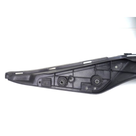 PEDANA POGGIA PIEDI CARENA CENTRALE INFERIORE OEM SUZUKI AN 250 BURGMAN 1998