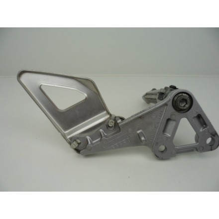 SUPPORTO CON PEDANA ANTERIORE PILOTA DESTRA SUZUKI GSX-R 600 2000 SRAD