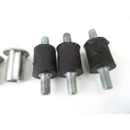 KIT SILENTBLOCK STRUMENTAZIONE + PERNI BLOCCHETTO DUCATI 1198 Superbike 2010