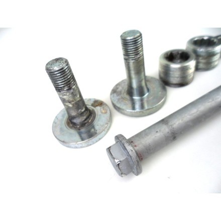 SET VITI PERNI FISSAGGIO TELAIO PRINCIPALE DUCATI MONSTER 696 Plus 2008