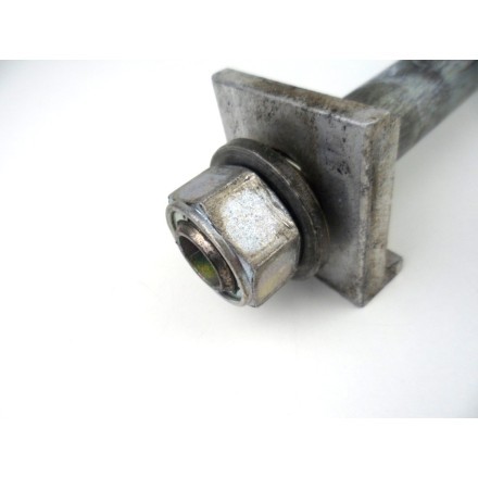 ASSE PERNO FISSAGGIO CERCHIO POSTERIORE CON BOCCOLE SUZUKI DL 1000 V-STROM 2005