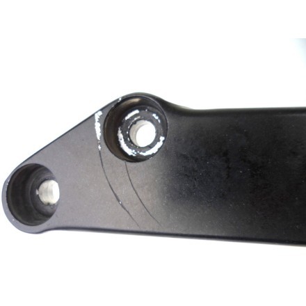 STAFFA SUPPORTO TELAIO BRACCIO MOTORE DESTRO SUZUKI DL 1000 V-STROM 2005