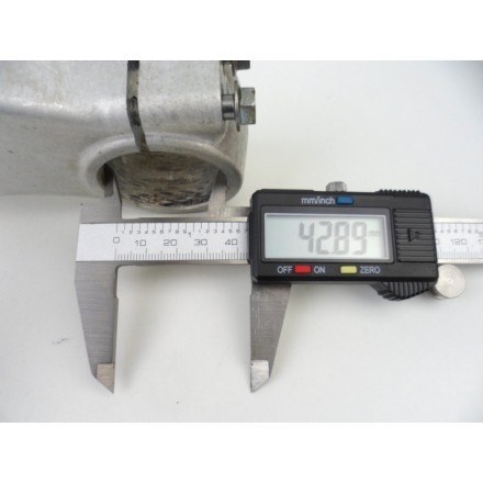 PIASTRA BASE CANOTTO SUPPORTO INFERIORE FORCELLA SUZUKI V-STROM 1000 2002