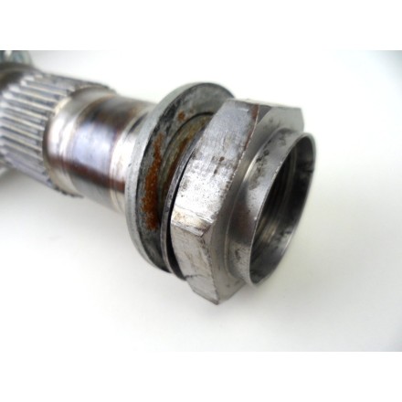 ASSE PERNO ASSIALE FISSAGGIO CERCHIO POSTERIORE TRIUMPH SPEED TRIPLE 1050 2011