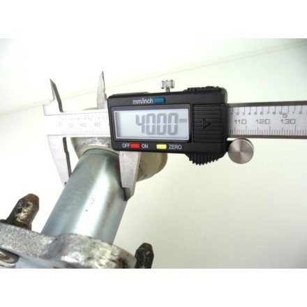 ASSE PERNO ASSIALE FISSAGGIO CERCHIO POSTERIORE TRIUMPH SPEED TRIPLE 1050 2011