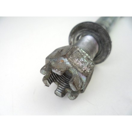 ASSE PERNO ASSIALE RUOTA POSTERIORE CON BOCCOLE DISTANZIALI KAWASAKI ER-6N 2006