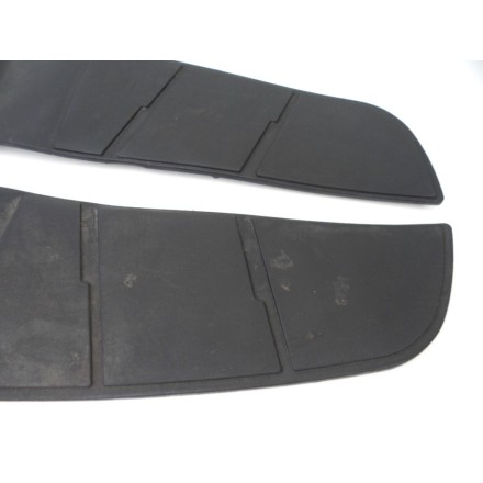 COPPIA TAPPETI GOMME RIVESTIMENTO TAPPETINI PEDANE SUZUKI BURGMAN 125 UH 2007