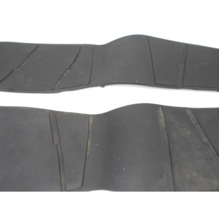 COPPIA TAPPETI GOMME RIVESTIMENTO TAPPETINI PEDANE SUZUKI BURGMAN 125 UH 2007