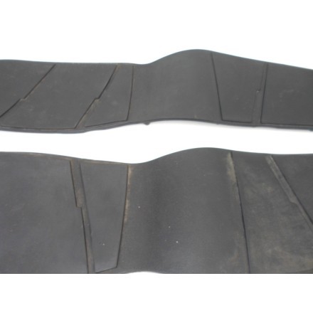 COPPIA TAPPETI GOMME RIVESTIMENTO TAPPETINI PEDANE SUZUKI BURGMAN 125 UH 2007