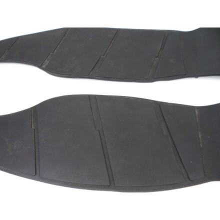 COPPIA TAPPETI GOMME RIVESTIMENTO TAPPETINI PEDANE SUZUKI BURGMAN 125 UH 2007