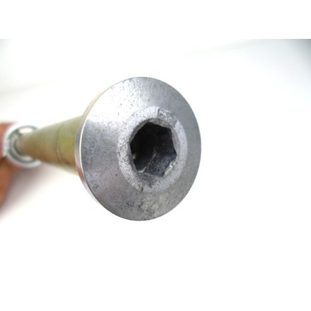 ASSE PERNO ASSIALE FORCELLONE / TELAIO / MOTORE TRIUMPH SPEED TRIPLE 1050 2005