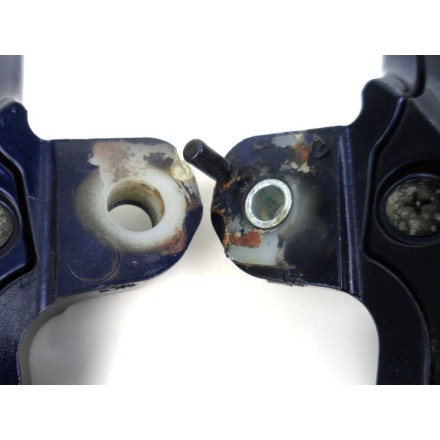 COPPIA MANIGLIONI POSTERIORI SUPPORTI PASSEGGERO SUZUKI AN 400 BURGMAN 2005