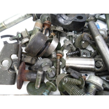 KIT VITERIA BULLONERIA VARIA PERNI VITI BULLONI DADI SUZUKI AN 400 BURGMAN 2005