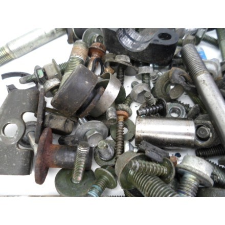 KIT VITERIA BULLONERIA VARIA PERNI VITI BULLONI DADI SUZUKI AN 400 BURGMAN 2005