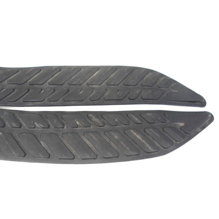 KIT 4 TAPPETINI GOMME RIVESTIMENTO TAPPETI PEDANE SUZUKI AN 400 BURGMAN 2005