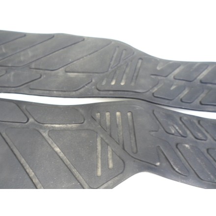 KIT 4 TAPPETINI GOMME RIVESTIMENTO TAPPETI PEDANE SUZUKI AN 400 BURGMAN 2005