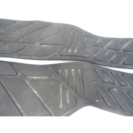 KIT 4 TAPPETINI GOMME RIVESTIMENTO TAPPETI PEDANE SUZUKI AN 400 BURGMAN 2005