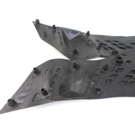 KIT 4 TAPPETINI GOMME RIVESTIMENTO TAPPETI PEDANE SUZUKI AN 400 BURGMAN 2005