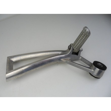 COPPIA SUPPORTI CON PEDANE POSTERIORI PASSEGGERO CON PERNI YAMAHA YZF-R6 2003