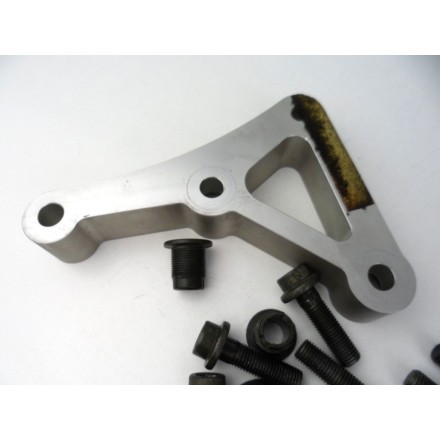 KIT VITERIA BULLONERIA STAFFE FISSAGGIO TELAIO / MOTORE YAMAHA YZF-R6 2003