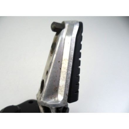 SUPPORTO CON PEDANA ANTERIORE GUIDA PILOTA DESTRA SUZUKI V-STROM 650 ABS 2012