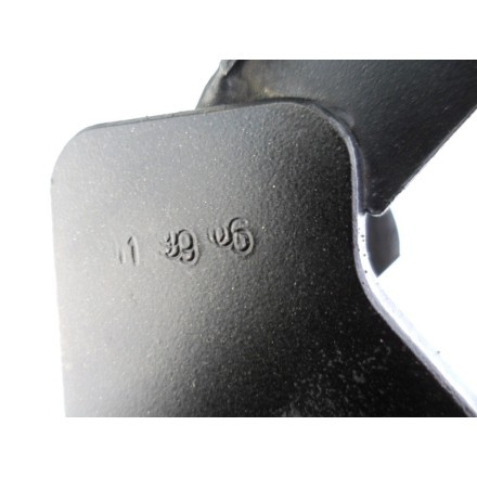 SUPPORTO CON PEDANA ANTERIORE GUIDA PILOTA DESTRA SUZUKI V-STROM 650 ABS 2012