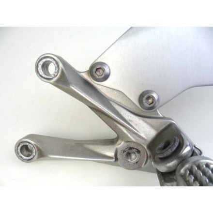 SUPPORTO COMPLETO DI PEDANA ANTERIORE PILOTA SINISTRA KAWASAKI NINJA ZX-10R 2007