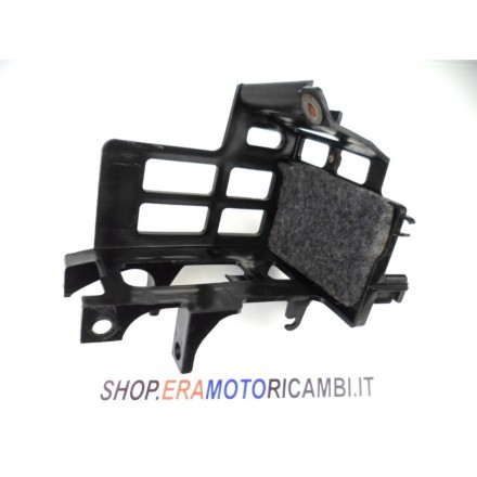 PLASTICA CASSETTO VANO SUPPORTO FISSAGGIO BATTERIA HONDA VF 750 C 1985