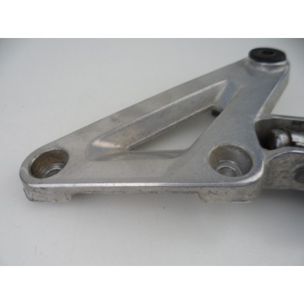 SUPPORTO COMPLETO DI PEDANA POSTERIORE PASSEGGERO DESTRA HONDA VF 750 C 1985