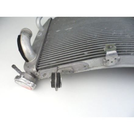 RADIATORE LIQUIDO MOTORE RAFFREDDAMENTO ACQUA YAMAHA YZF-R1 BIG BANG 2009/2011