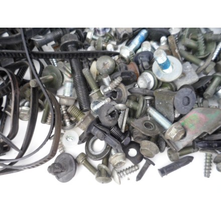 KIT VITERIA BULLONERIA PERNI VITI DADI BULLONI SUZUKI AN 400 BURGMAN 2007