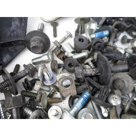 KIT VITERIA BULLONERIA PERNI VITI DADI BULLONI SUZUKI AN 400 BURGMAN 2007