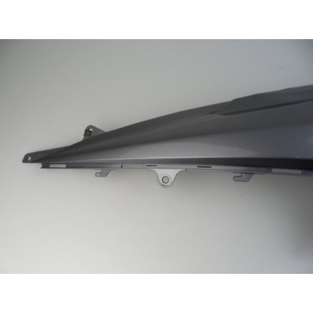 47211-05H L CARENA SELLA COPERCHIO TELAIO SINISTRO SUZUKI AN 400 BURGMAN 2007