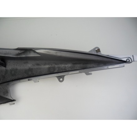 47211-05H L CARENA SELLA COPERCHIO TELAIO SINISTRO SUZUKI AN 400 BURGMAN 2007