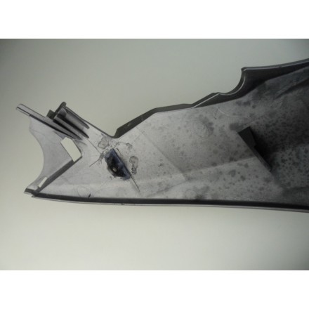 47211-05H L CARENA SELLA COPERCHIO TELAIO SINISTRO SUZUKI AN 400 BURGMAN 2007