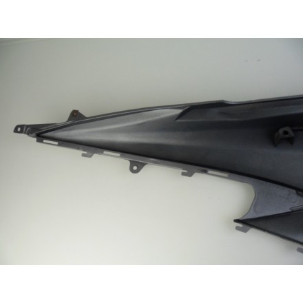 47111-05H R CARENA SELLA COPERCHIO TELAIO DESTRO SUZUKI AN 400 BURGMAN 2007