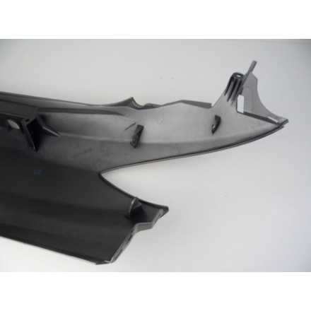 47111-05H R CARENA SELLA COPERCHIO TELAIO DESTRO SUZUKI AN 400 BURGMAN 2007