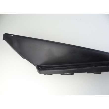 PLASTICHE INFERIORI RIVESTIMENTI PEDANE POGGIA PIEDI SUZUKI BURGMAN 400 AN 2005