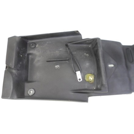 DIS.8212 PARAFANGO POSTERIORE SOTTO SELLA PORTA TARGA APRILIA PEGASO 650 GA 1996