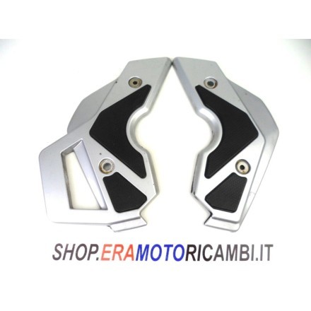 COPPIA COVER FIANCHETTI PLACCHE PEDANE ANTERIORI APRILIA PEGASO 650 STRADA 2008
