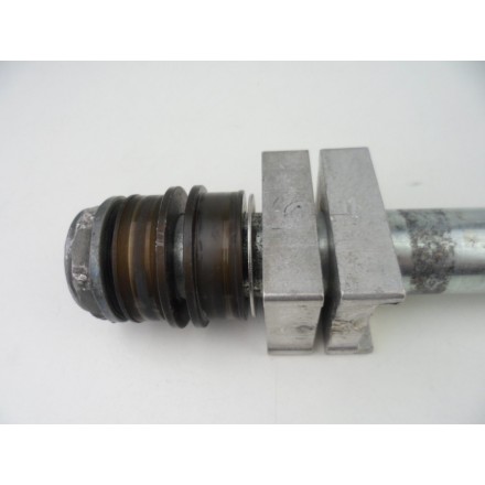 ASSE PERNO ASSIALE BOCCOLE RUOTA POSTERIORE +DISTANZIALI APRILIA SHIVER 750 2010