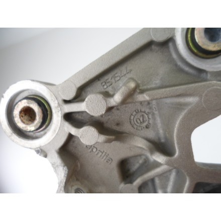 851544 SUPPORTO COMPLETO DI PEDANE LATERALE DESTRA APRILIA SHIVER 750 2010