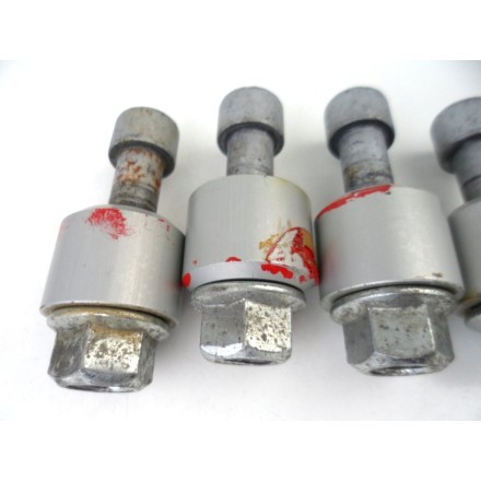 KIT 4 PERNI BULLONI FISSAGGIO TELAIO MOTORE CON BOCCOLE APRILIA SHIVER 750 2010