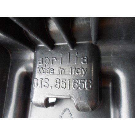 SET PLASTICHE VARIE COVER PIGNONE POMPA BENZINA ETC ETC APRILIA SHIVER 750 2010
