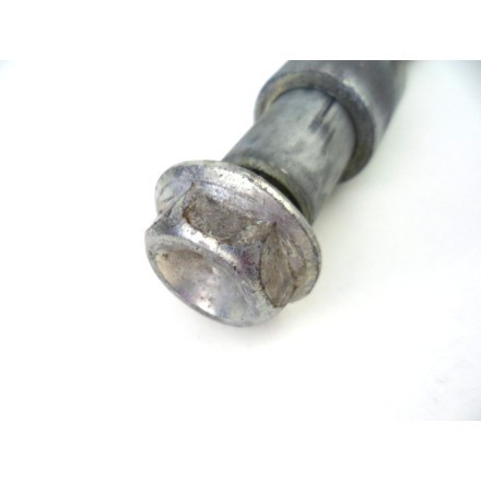 ASSE PERNO ASSIALE CON BOCCOLE DISTANZIALI RUOTA ANTERIORE HONDA HORNET 600 2001