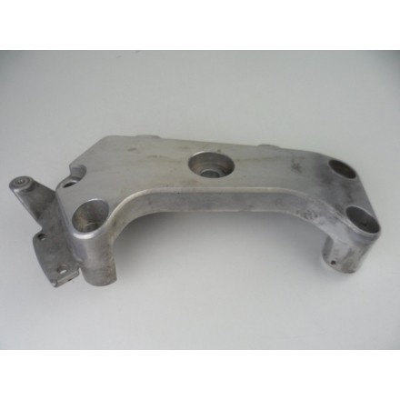 COPPIA SUPPORTI LATERALI MOTORE / FORCELLONE / TELAIO OEM HONDA HORNET 600 2001
