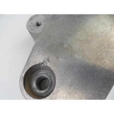 COPPIA SUPPORTI LATERALI MOTORE / FORCELLONE / TELAIO OEM HONDA HORNET 600 2001