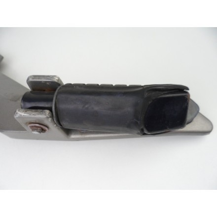 SUPPORTO PEDANA SINISTRA COMPLETA DI PEDALINI POGGIA PIEDE HONDA HORNET 600 2001