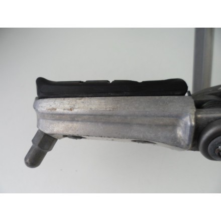 SUPPORTO PEDANA SINISTRA COMPLETA DI PEDALINI POGGIA PIEDE HONDA HORNET 600 2001